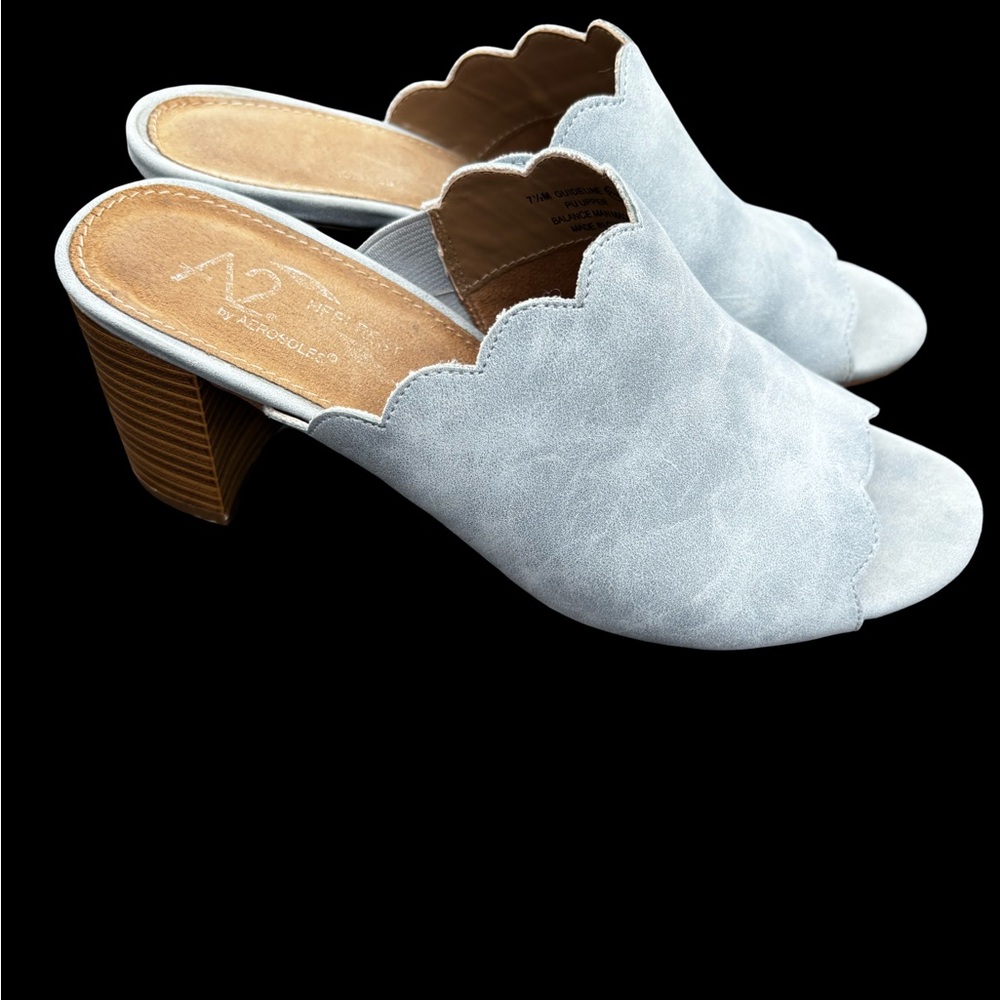 Aerosoles A2 Heel Rest Women’s Slides. Beautiful Scalloped Trim In Light Blue. - Picture 4 of 11